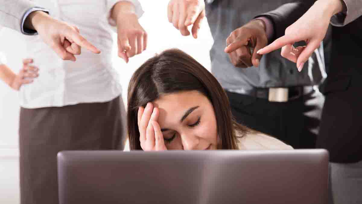 abogado acoso laboral pamplona